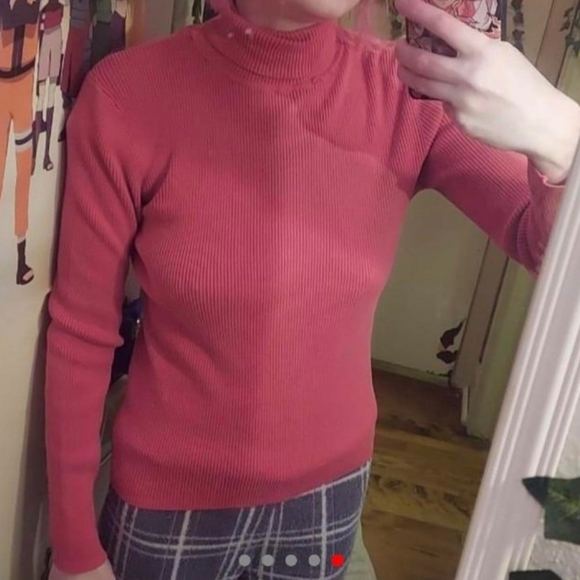 Red ribbed turtleneck long sleeve top - Picture 5 of 5